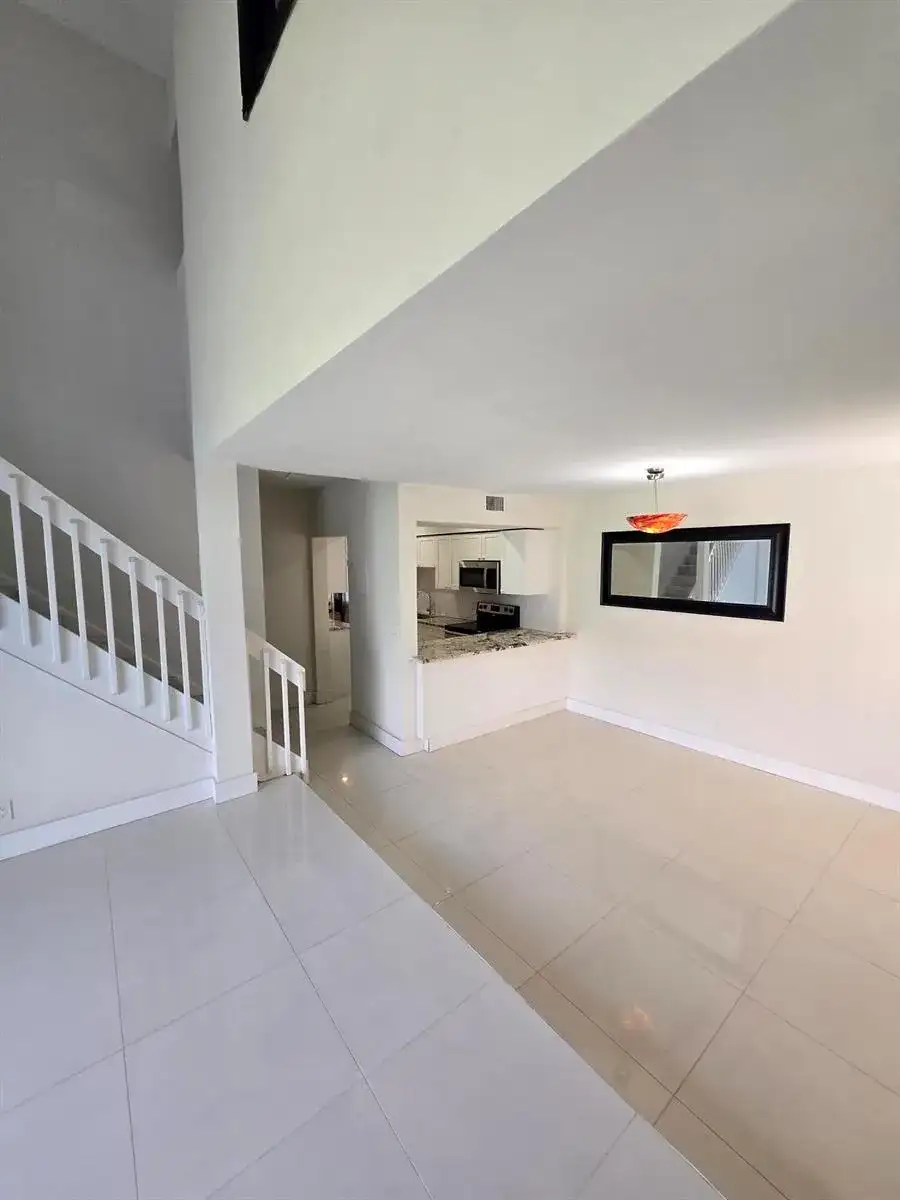 4083 CORAL SPRINGS Drive, Coral Springs FL 33065 photo 3