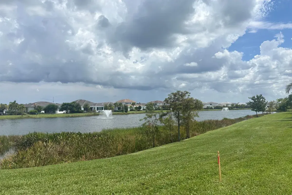 9353 CORAL ISLES Circle, Palm Beach Gardens FL 33412