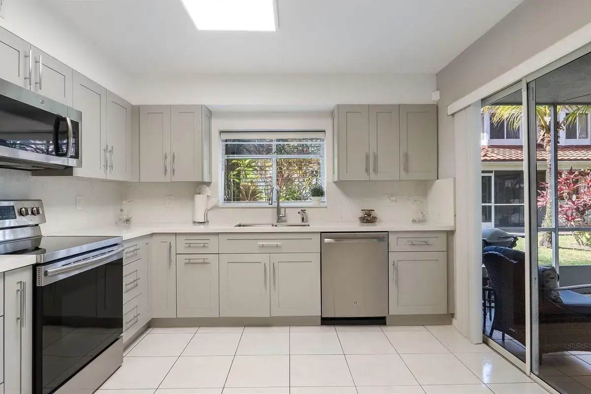 9265 NW 9TH Court, Plantation FL 33324
