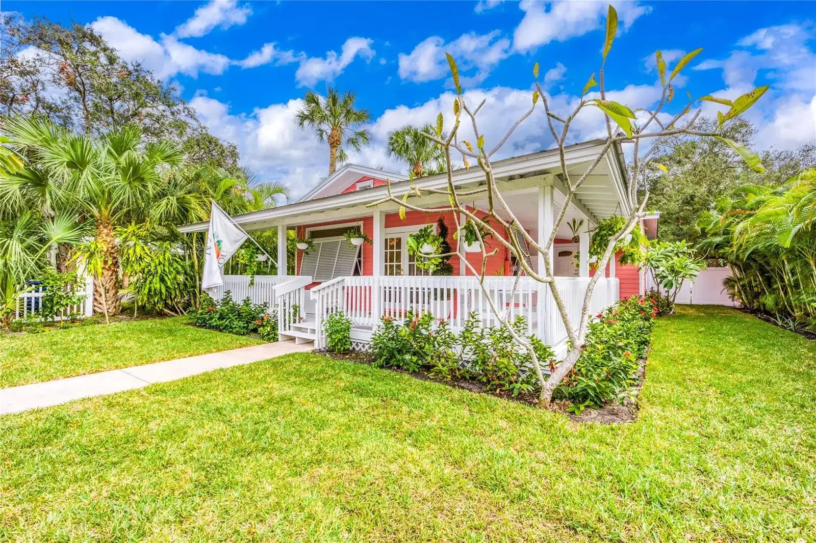 645 SW CLEVELAND Avenue, Stuart FL 34994 photo 2
