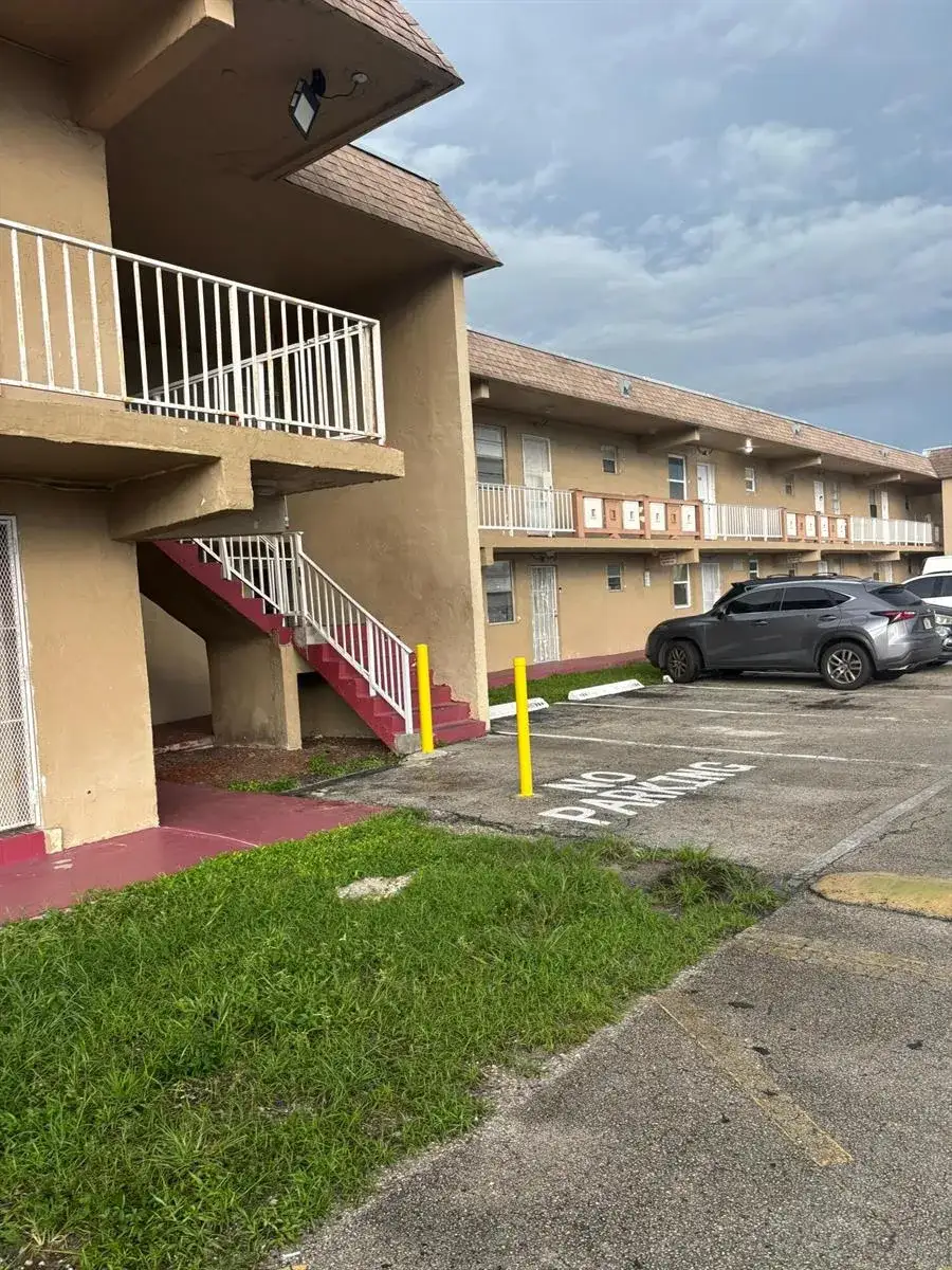 301 NW 177TH Street # 128, Miami Gardens FL 33169