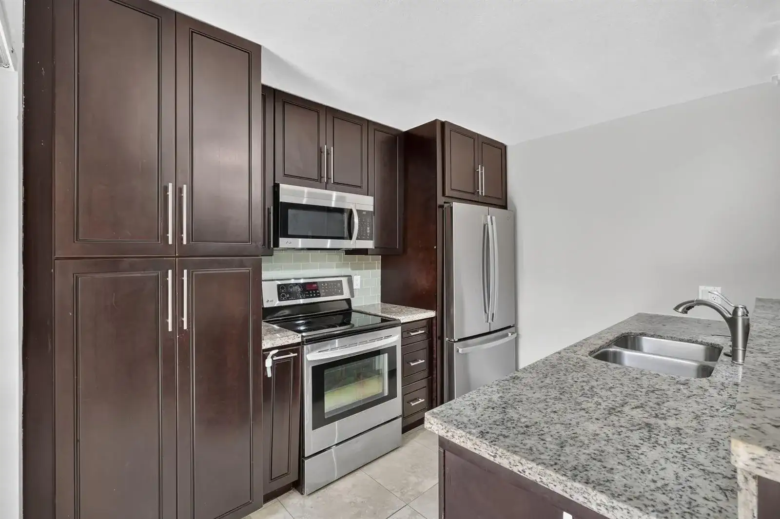846 BLUE RIDGE Circle, West Palm Beach FL 33409 photo 3