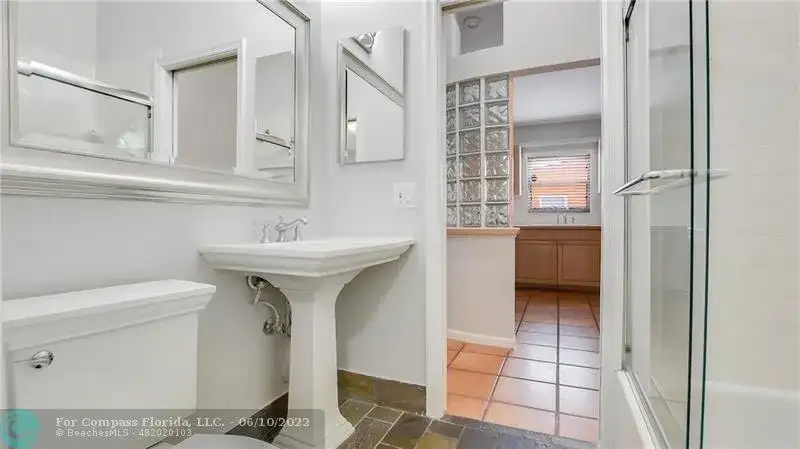 607 SW 15TH Street, Fort Lauderdale FL 33315 photo 2