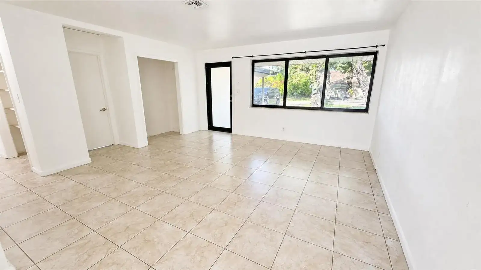 360 NW 65TH Avenue, Plantation FL 33317 photo 4
