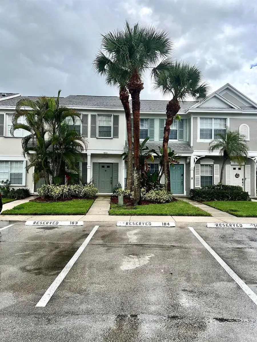 7844 Dixie Beach Circle, Tamarac FL 33321