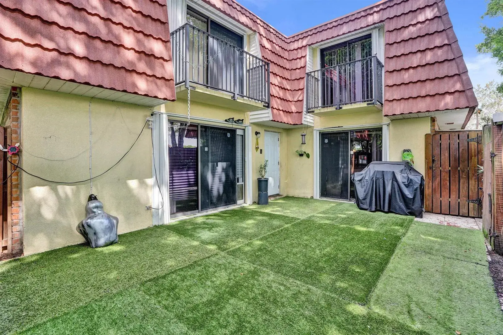 9993 NW 7th Street, Plantation FL 33324