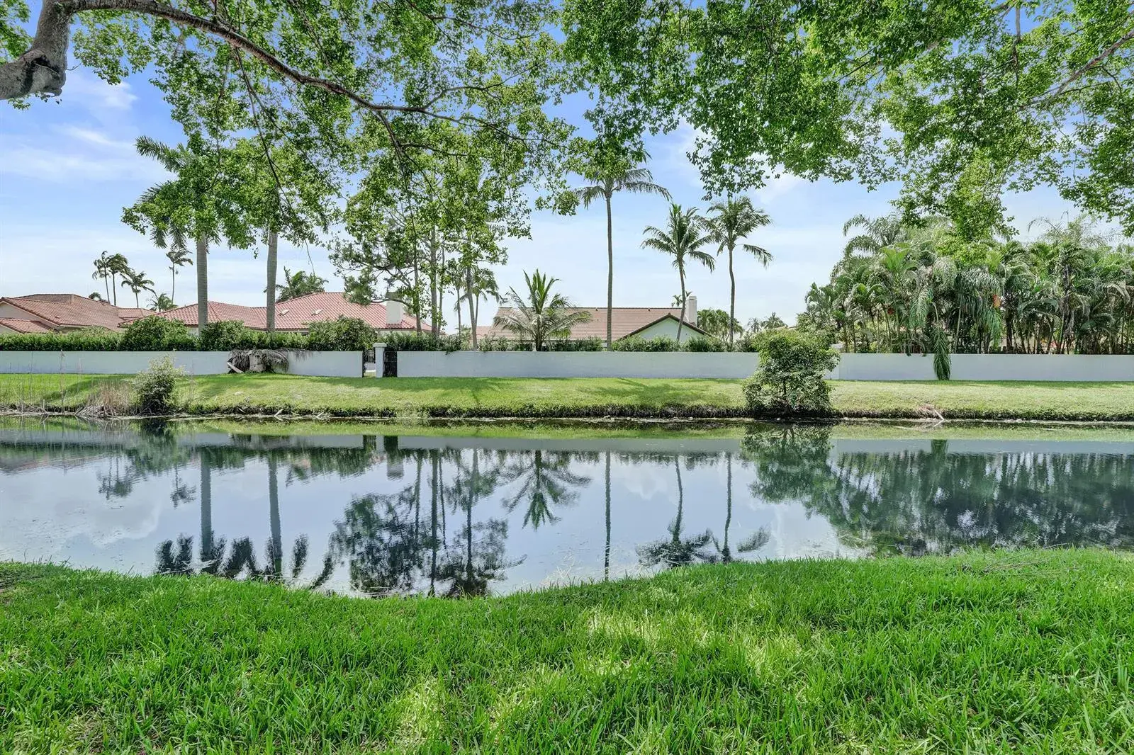 9993 NW 7th Street, Plantation FL 33324