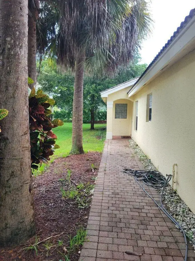638 PEPPERGRASS Run, Royal Palm Beach FL 33411 photo 2