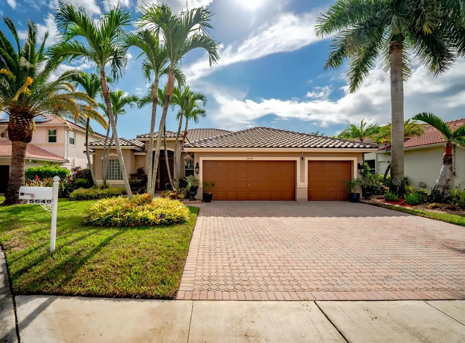 5649 NW 106TH Way, Coral Springs FL 33076