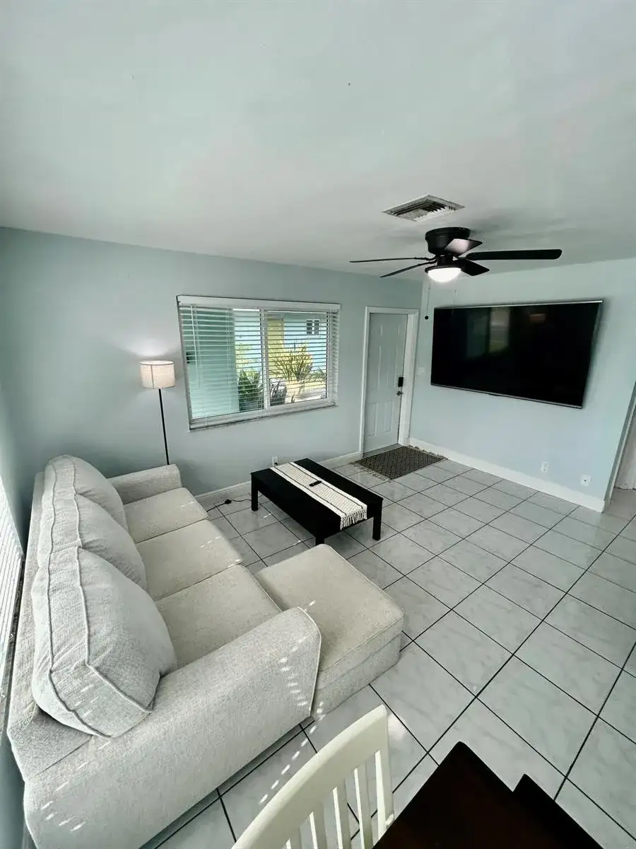 4421 POINCIANA Street # 1, Lauderdale By The Sea FL 33308 photo 2