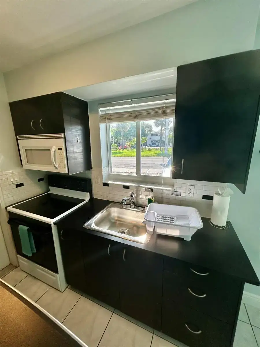 4421 POINCIANA Street # 1, Lauderdale By The Sea FL 33308 photo 4
