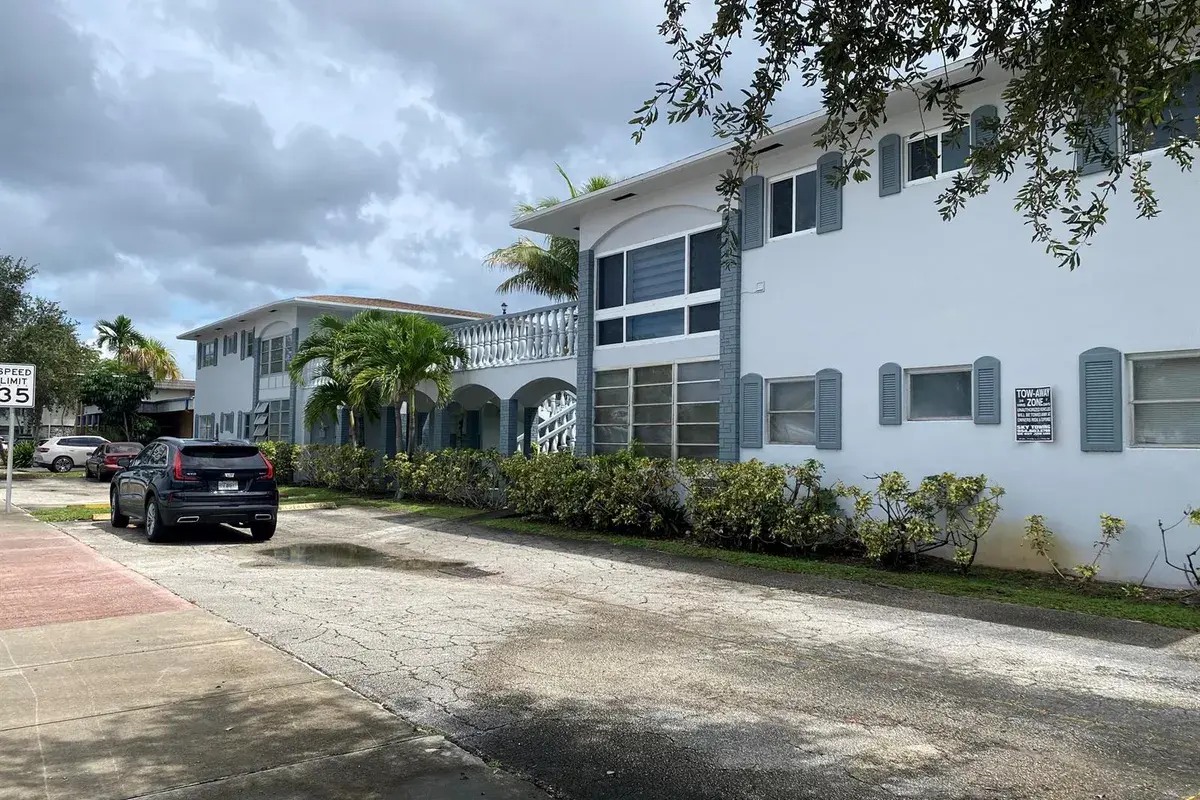 5112 HOLLYWOOD Boulevard # 25, Hollywood FL 33021