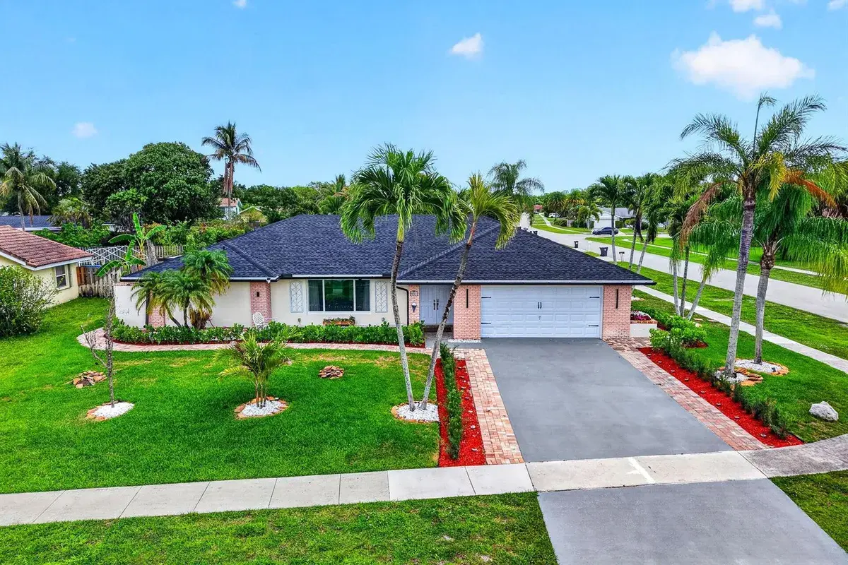 990 Hickory Trail, Wellington FL 33414
