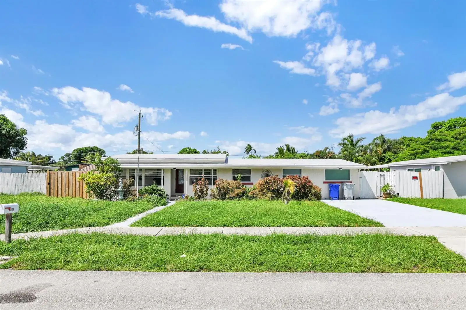 5221 NE 16TH Avenue, Pompano Beach FL 33064 photo 3