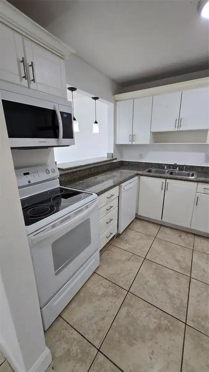 15205 NE 6TH Avenue # D206, Miami FL 33162 photo 3
