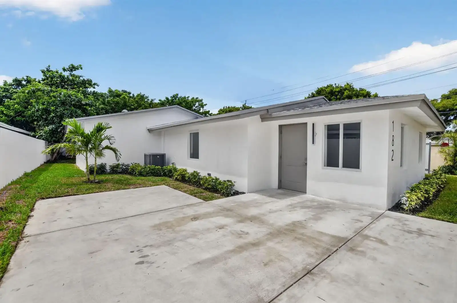 182 SW 6 Street, Deerfield Beach FL 33441