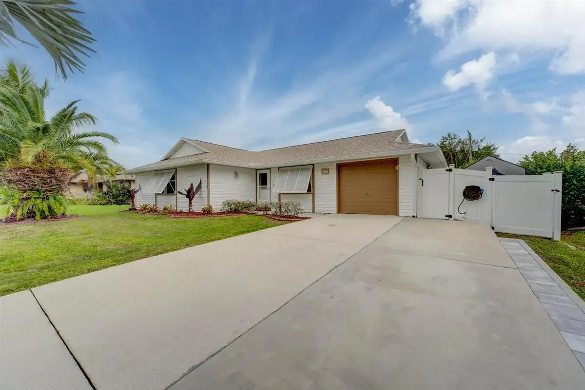 637 SW GRANADEER Street, Port St. Lucie FL 34983 photo 2