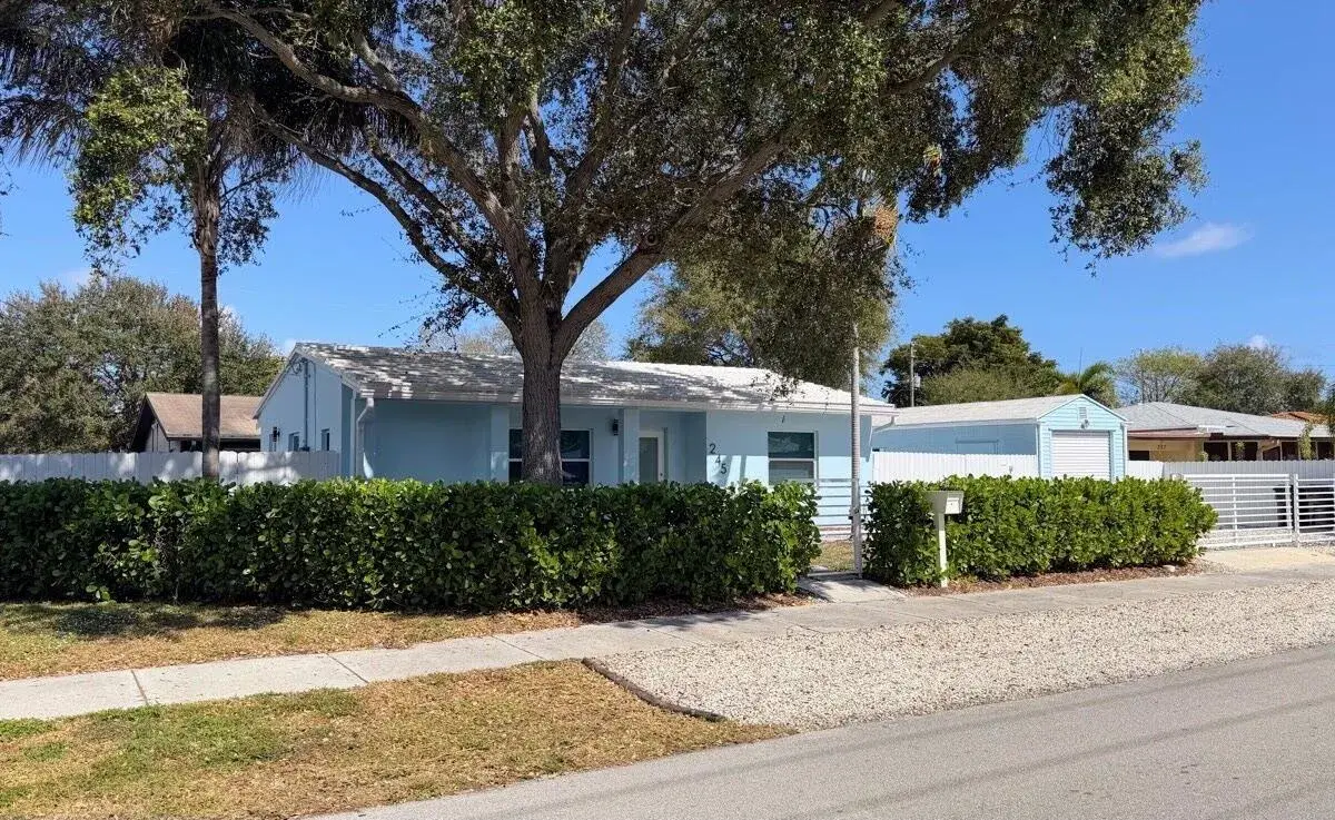 245 SW 20TH Street, Fort Lauderdale FL 33315