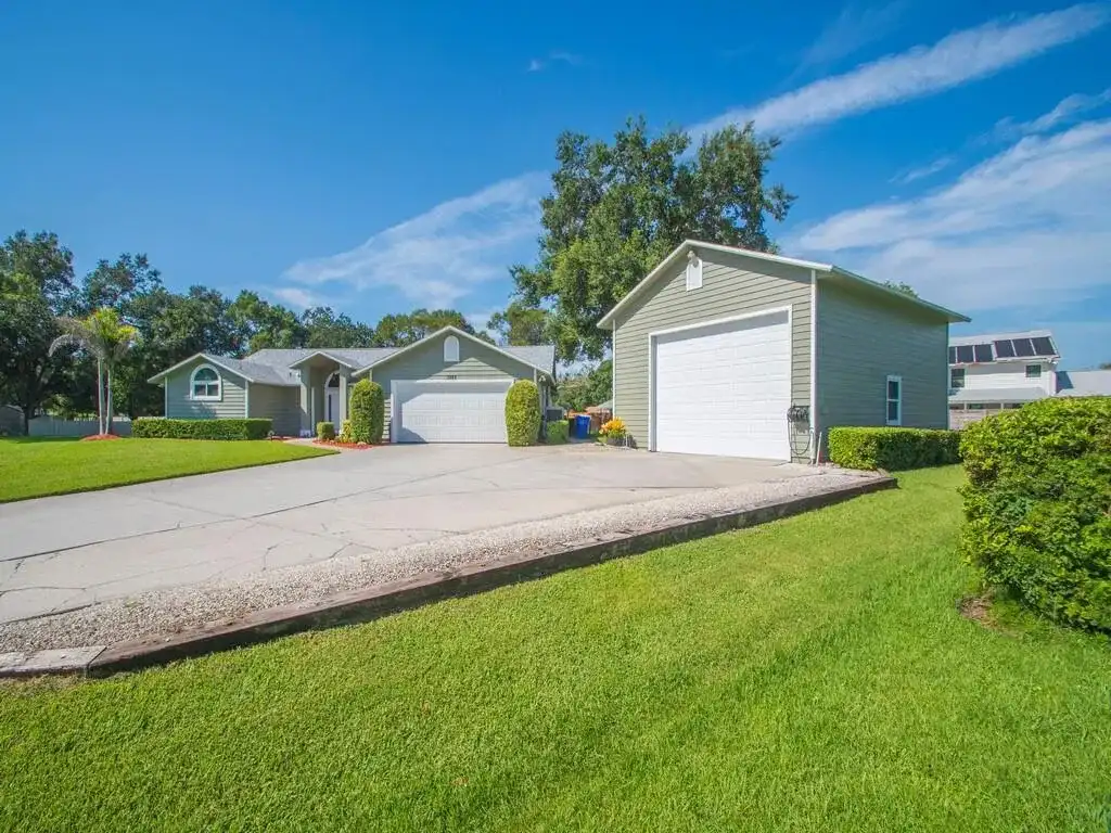 3555 3RD Place SW, Vero Beach FL 32968