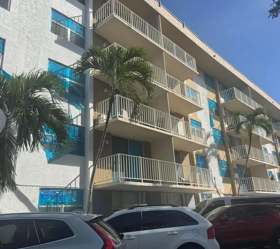 1805 SANS SOUCI Boulevard # 421, North Miami FL 33181