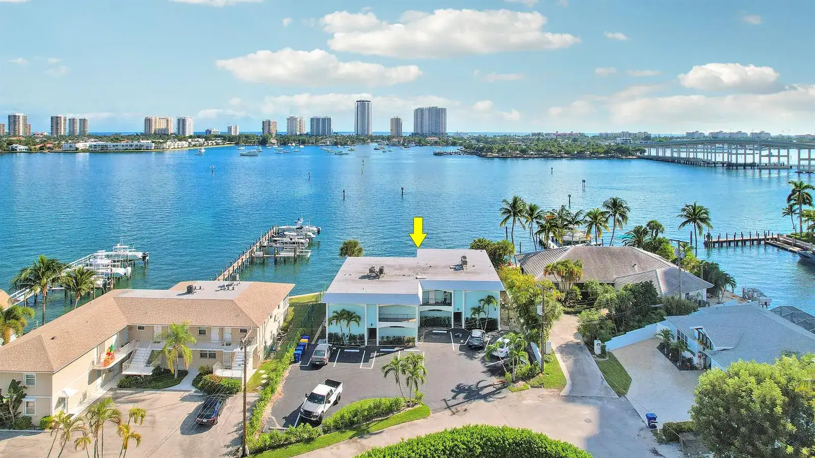 360 Wilma Circle, Riviera Beach FL 33404 photo 2