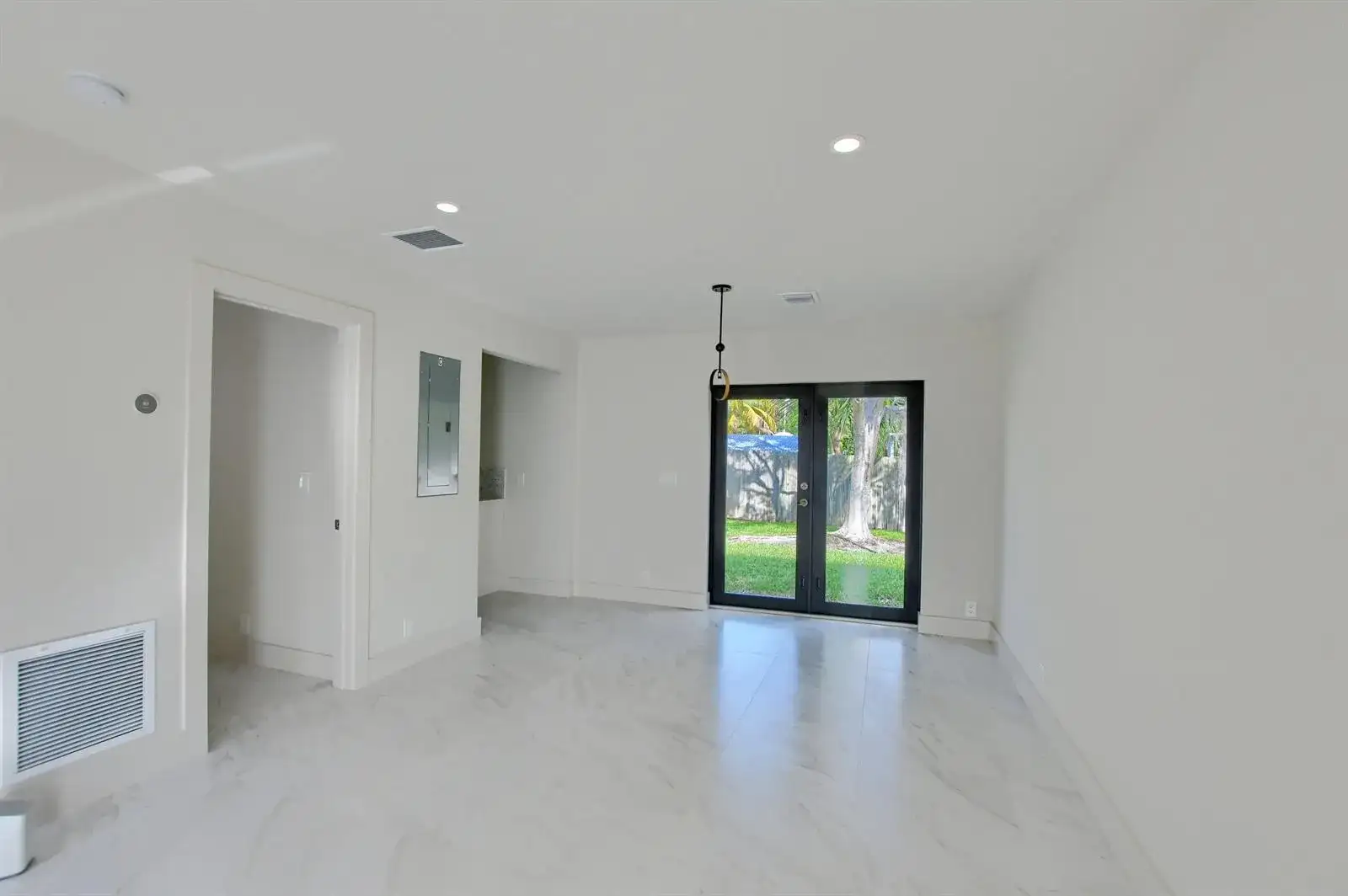 2503 OCEANVIEW Avenue # C, Delray Beach FL 33444 photo 2