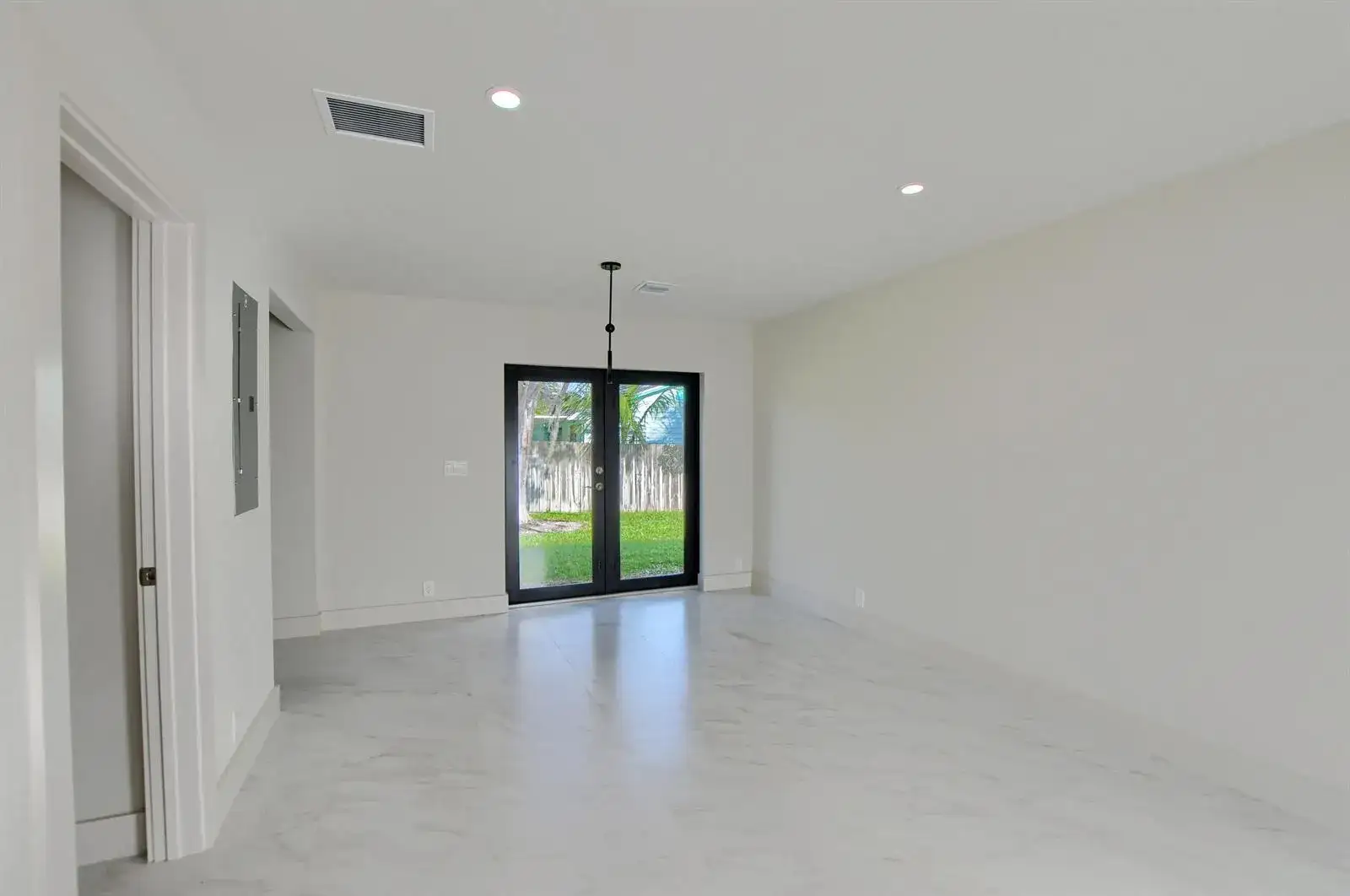 2503 OCEANVIEW Avenue # C, Delray Beach FL 33444 photo 3
