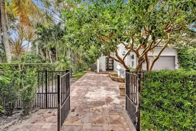 1970 CANTERBURY Circle # 1970, Wellington FL 33414