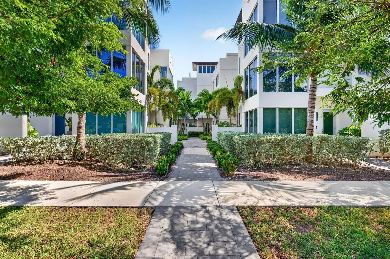 244 Garden Court, Lauderdale By The Sea FL 33308