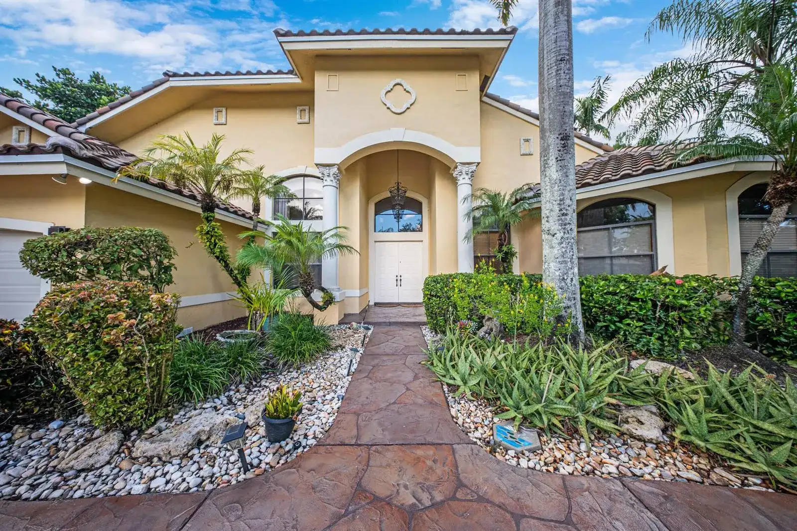 2191 SW 131st Terrace, Davie FL 33325 photo 2