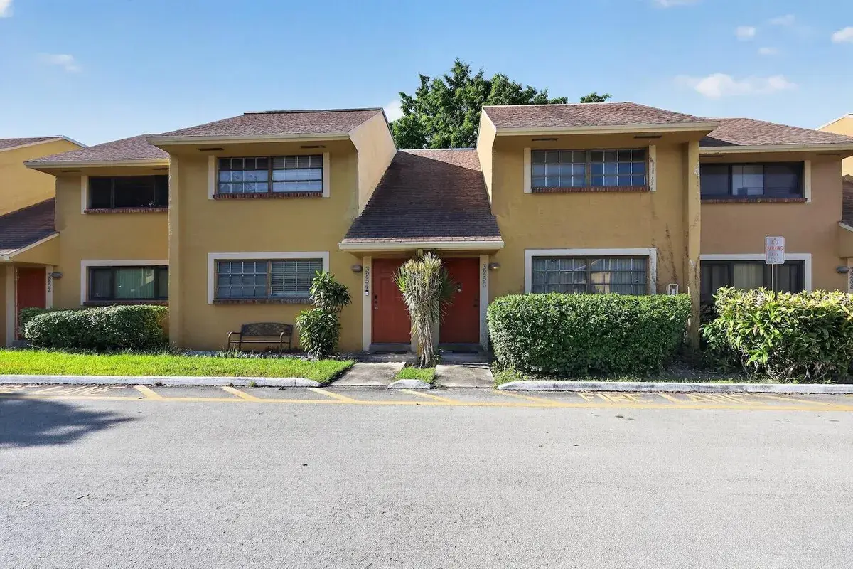3254 N PINE ISLAND Road, Sunrise FL 33351