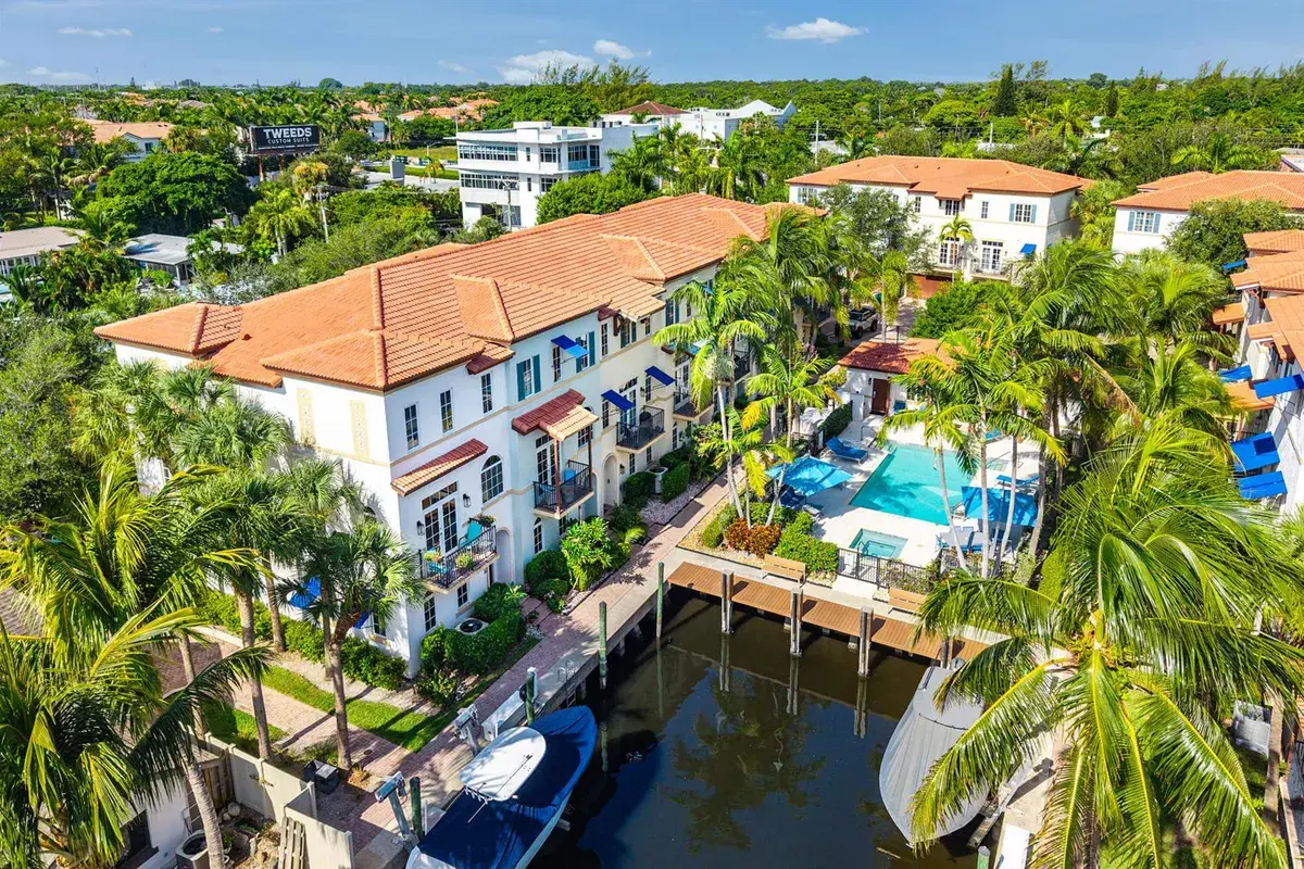 813 Estancia Way, Boynton Beach FL 33435
