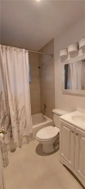 738 SW 5TH Avenue, Hallandale Beach FL 33009 photo 4