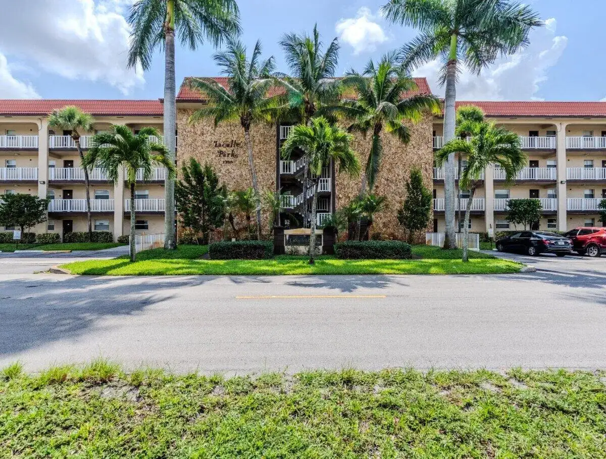 1700 NW 58th Terrace # 2B, Sunrise FL 33313 photo 2