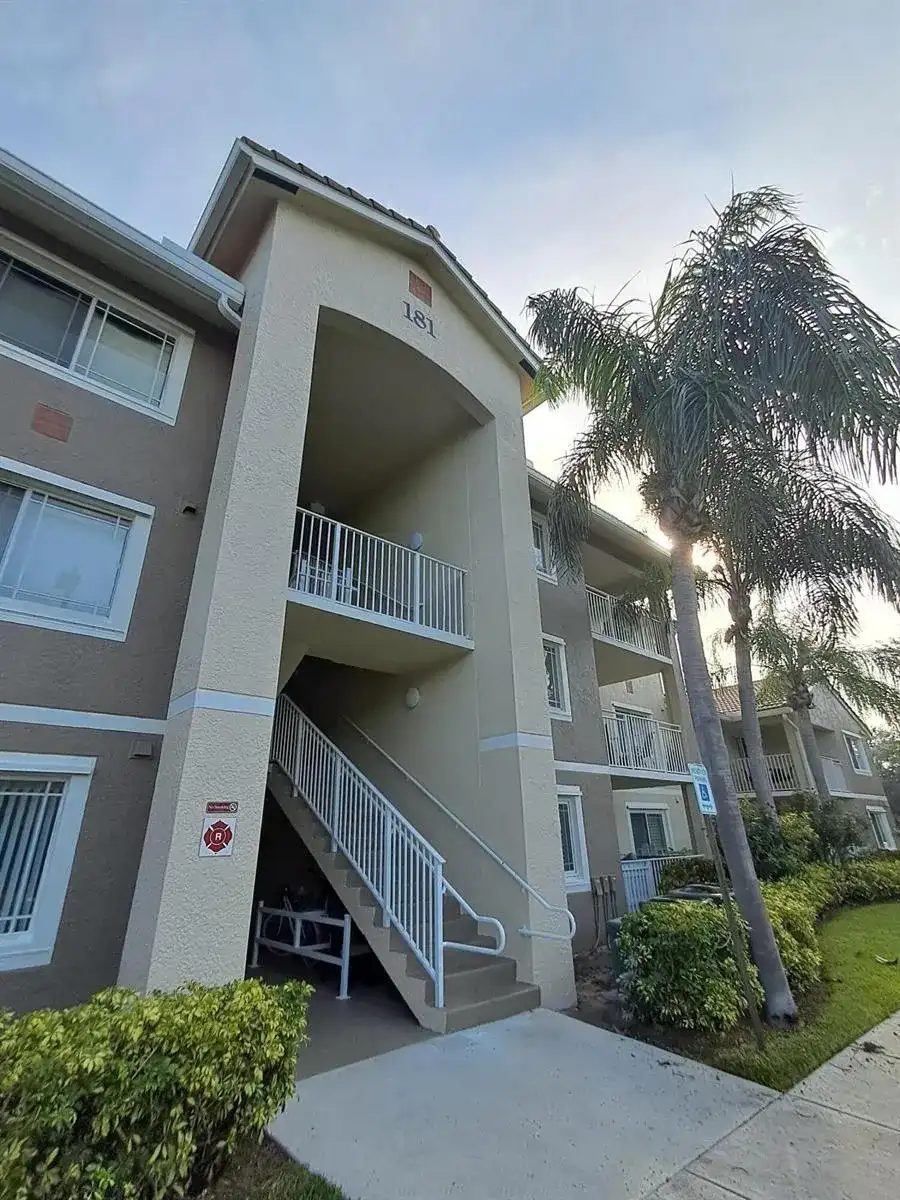 181 SW Palm Drive # 204, Port St. Lucie FL 34986