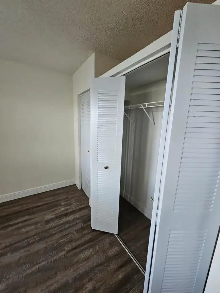 18335 NW 68 Avenue # 323A, Hialeah FL 33015 photo 2