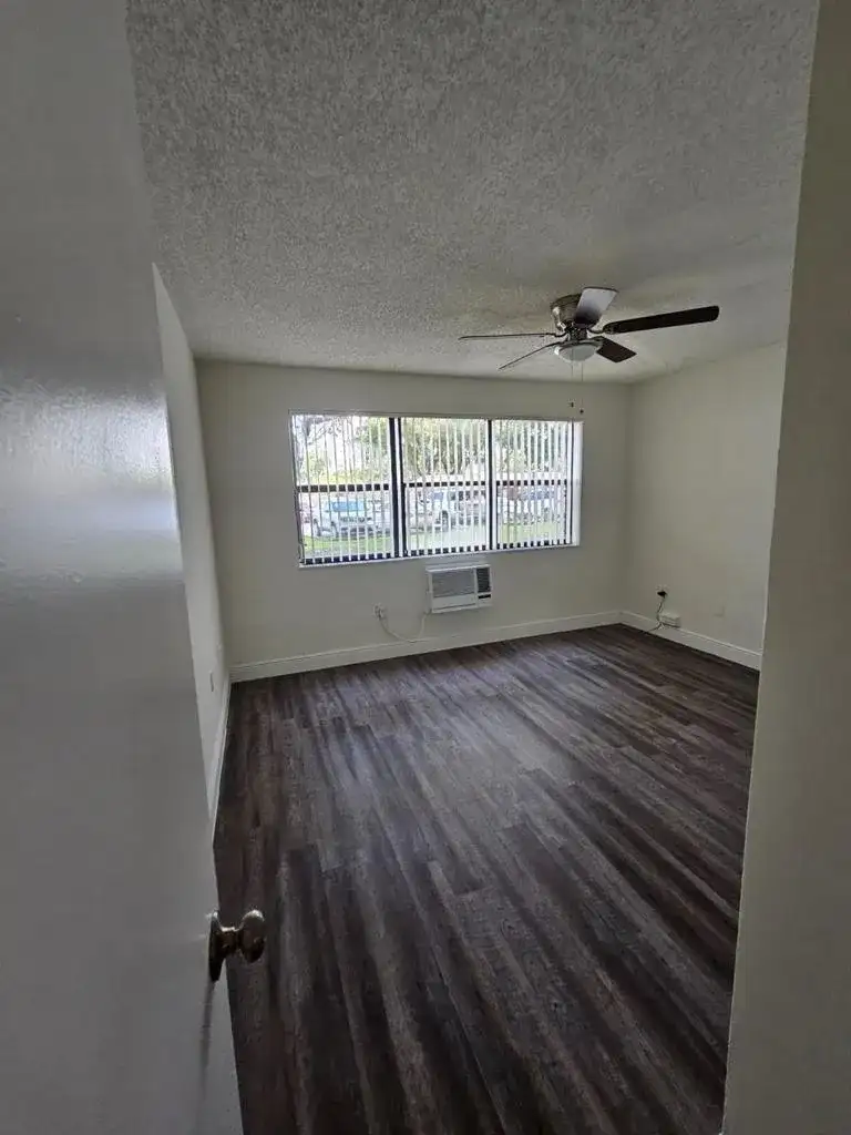 18335 NW 68 Avenue # 323A, Hialeah FL 33015 photo 3