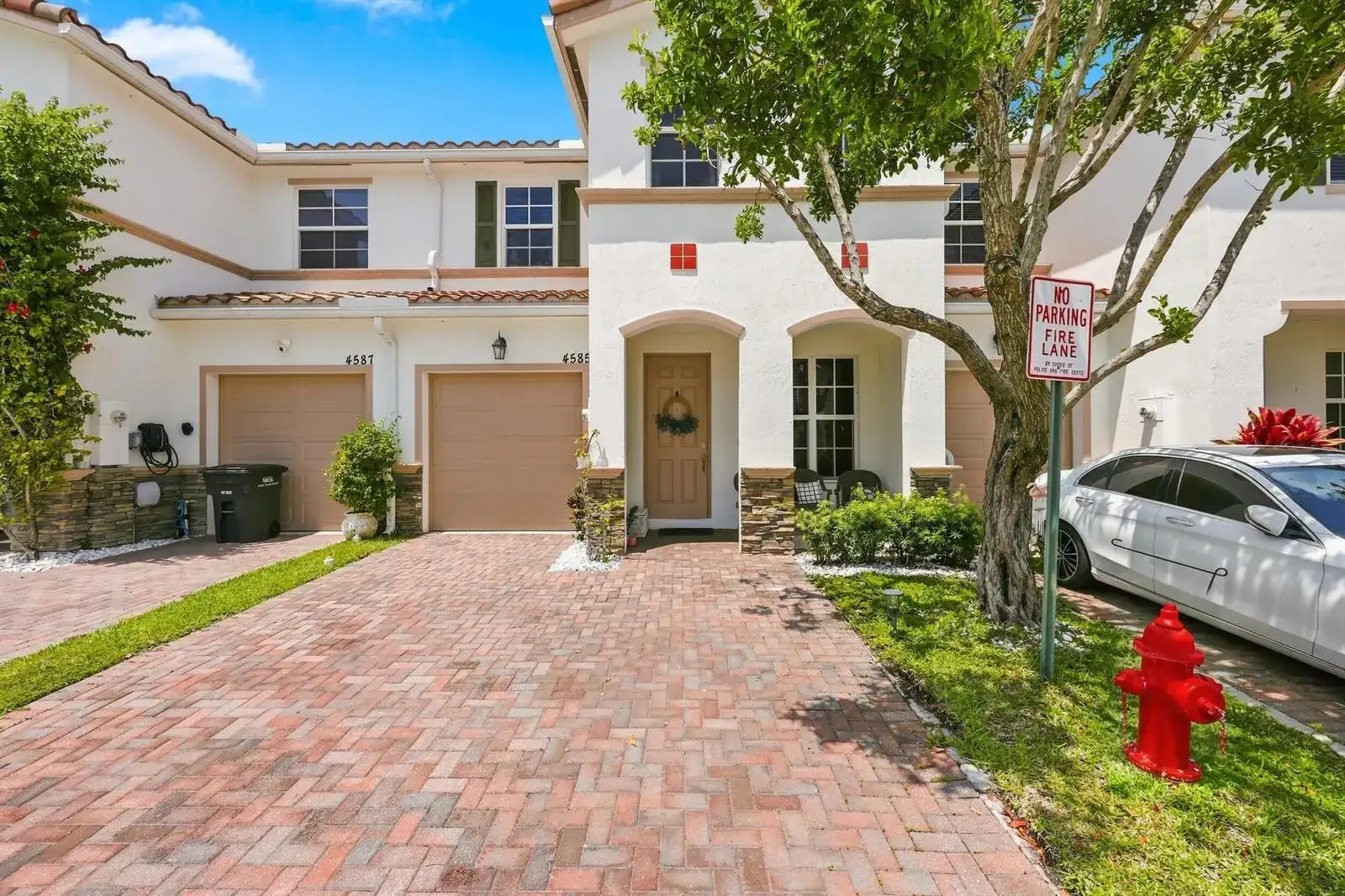 4585 TARA COVE Way, West Palm Beach FL 33417 photo 2
