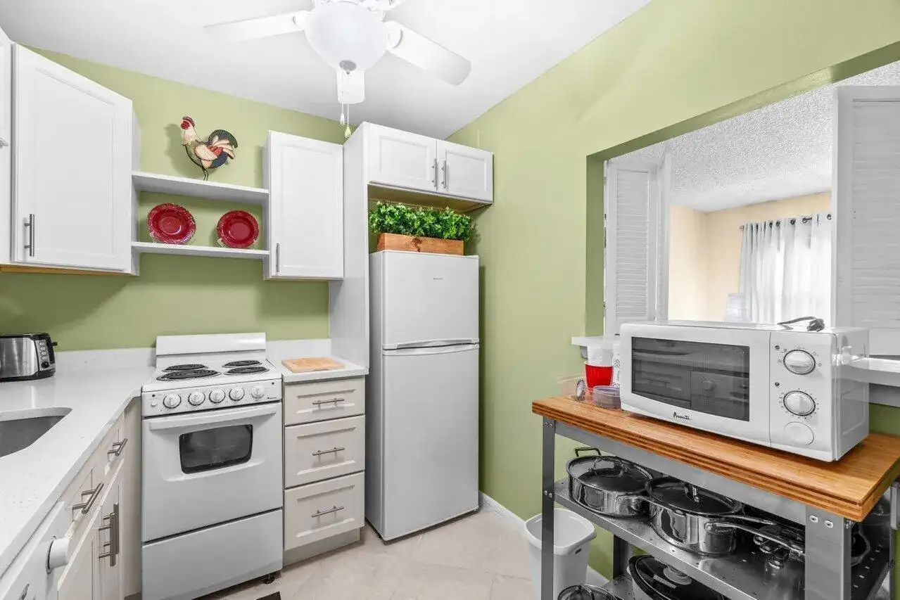 68 Suffolk B # 680, Boca Raton FL 33434 photo 4