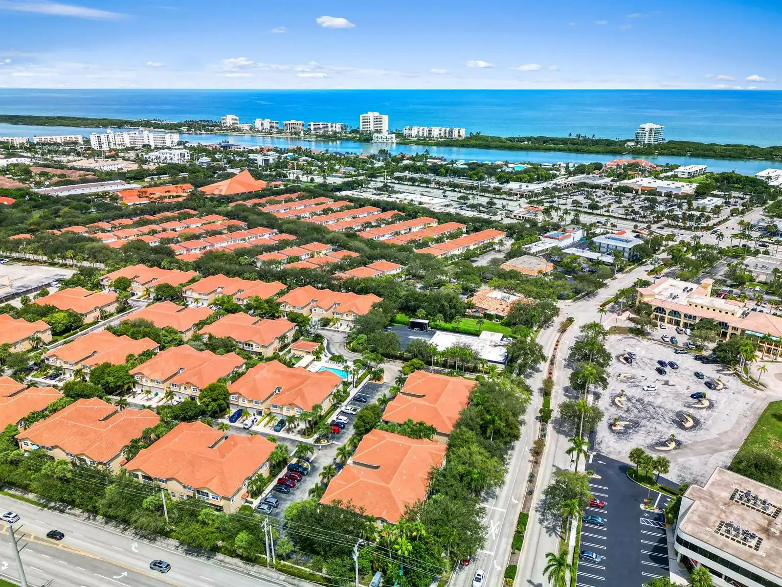 112 Lighthouse Circle # J, Tequesta FL 33469