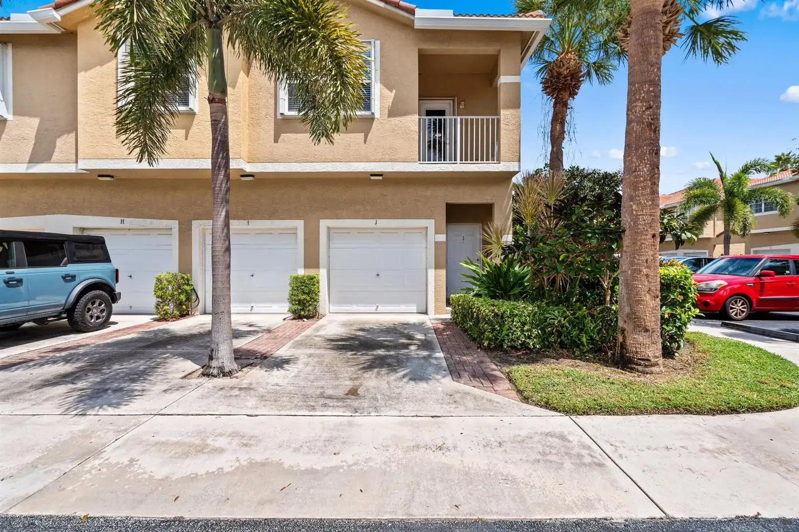 112 Lighthouse Circle # J, Tequesta FL 33469 photo 2