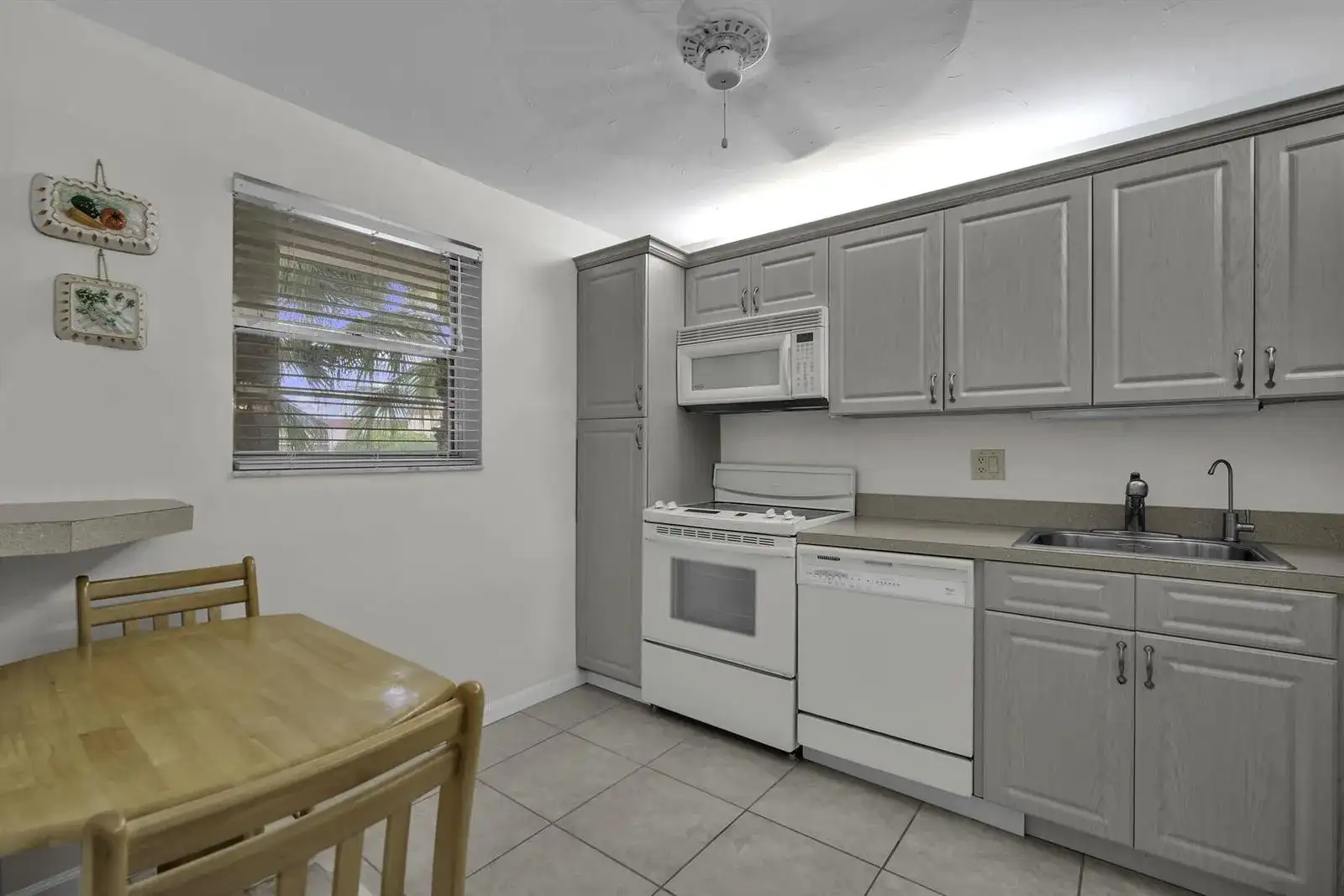 3231 Holiday Springs Boulevard # 306, Margate FL 33063 photo 4