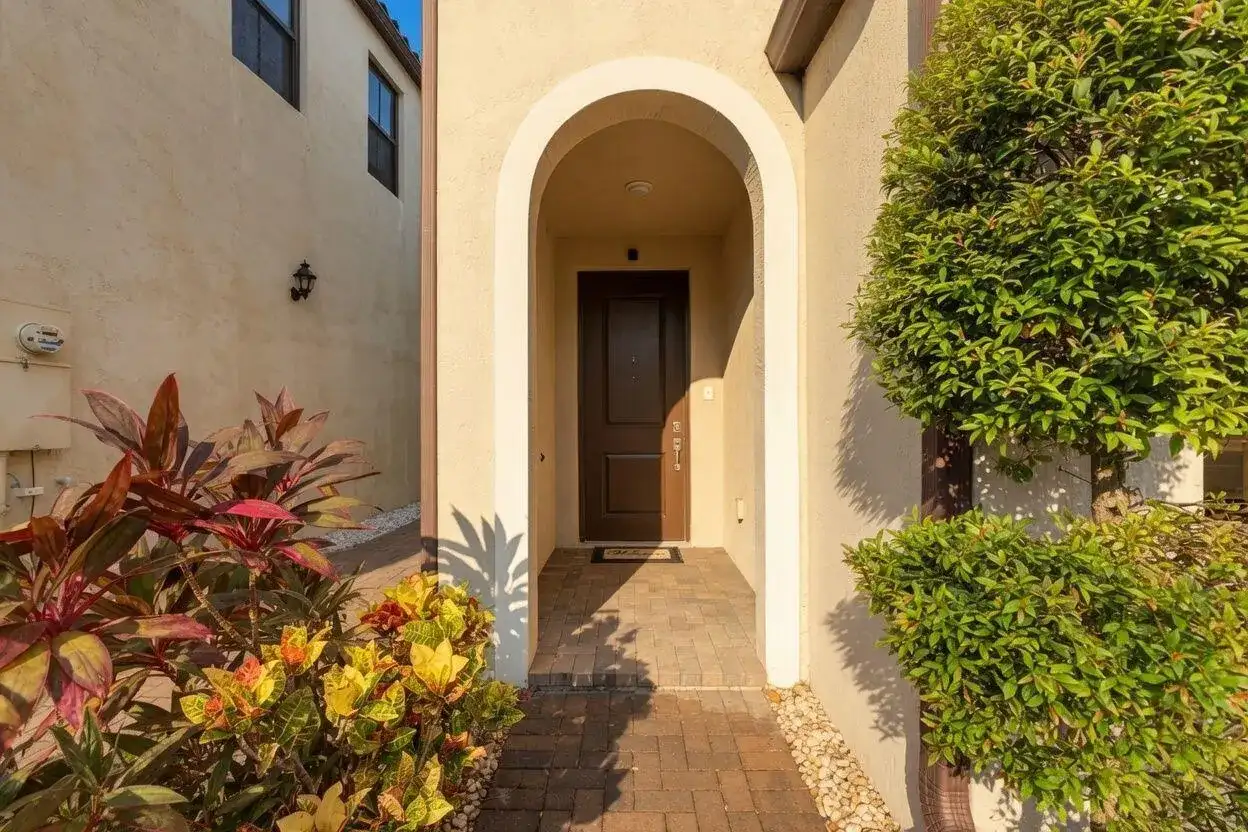 3002 Butternut Lane, Riviera Beach FL 33410 photo 2