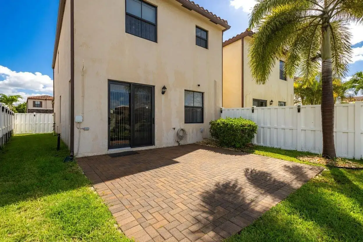 3002 Butternut Lane, Riviera Beach FL 33410 photo 5