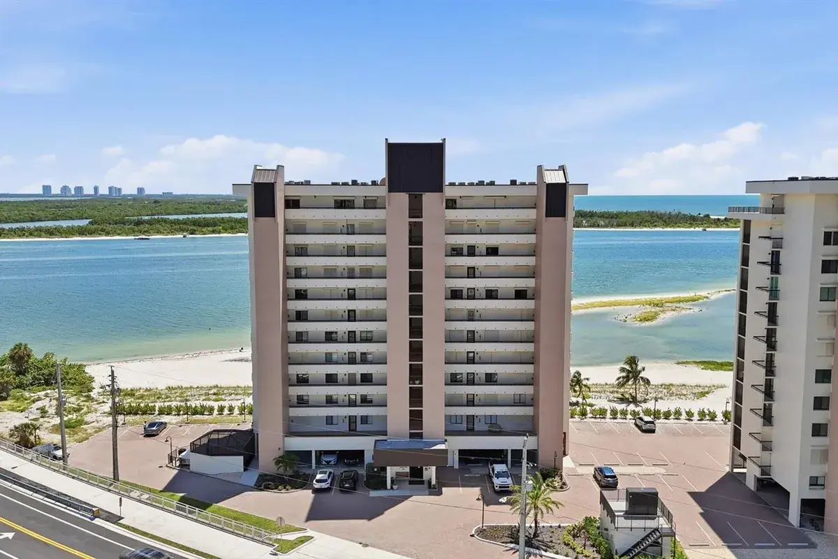 8402 Estero Boulevard Apt 405, FL 33931