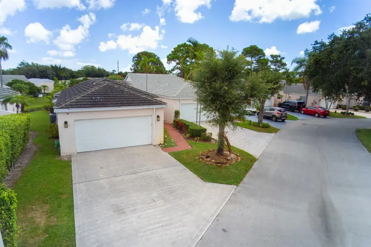 1066 Island Manor Drive, FL 33413