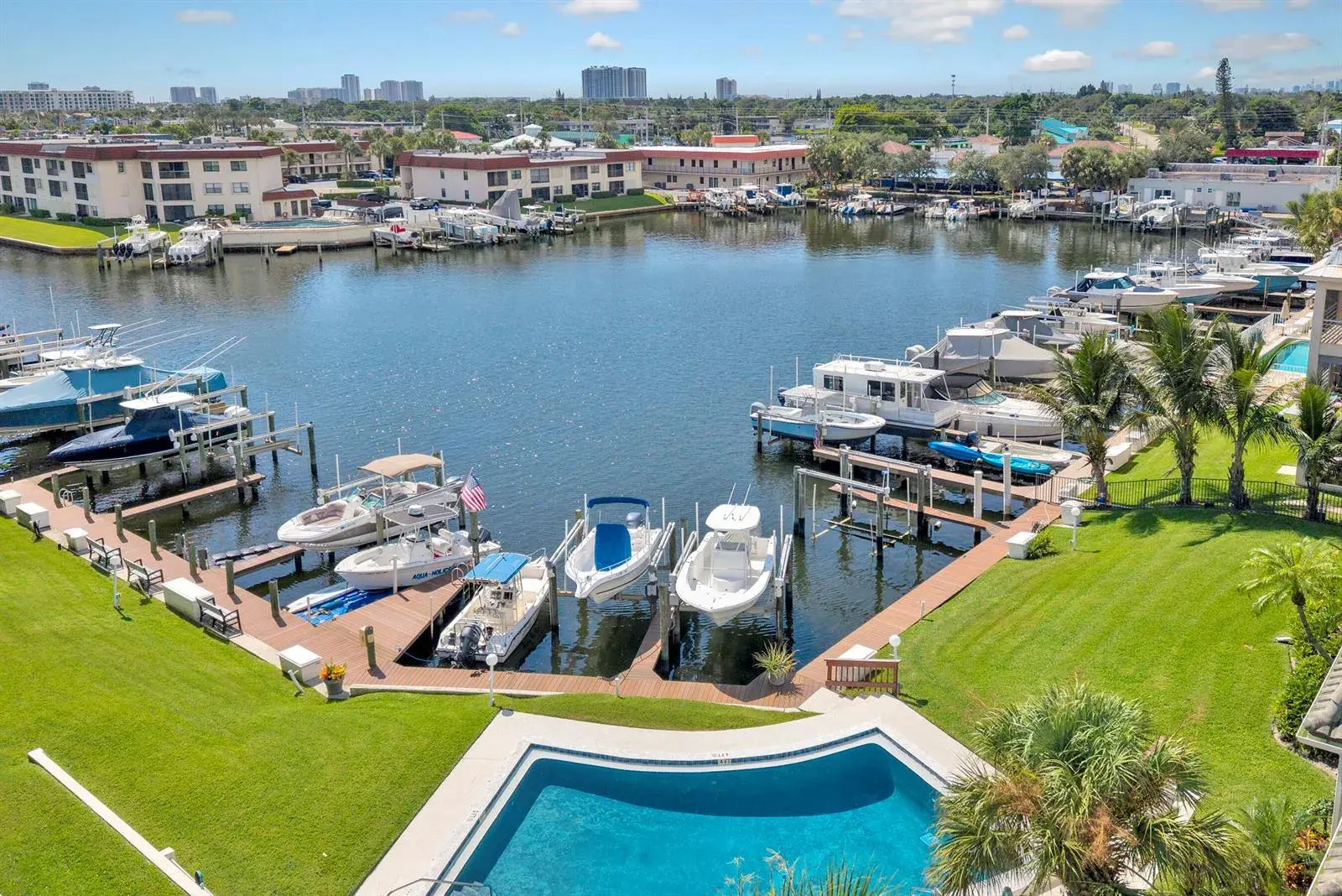 326 Northlake Drive # 201, North Palm Beach FL 33408