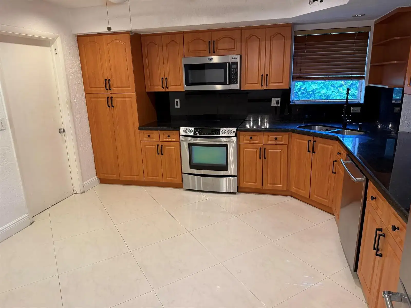 5501 MONROE Street, Hollywood FL 33021 photo 4