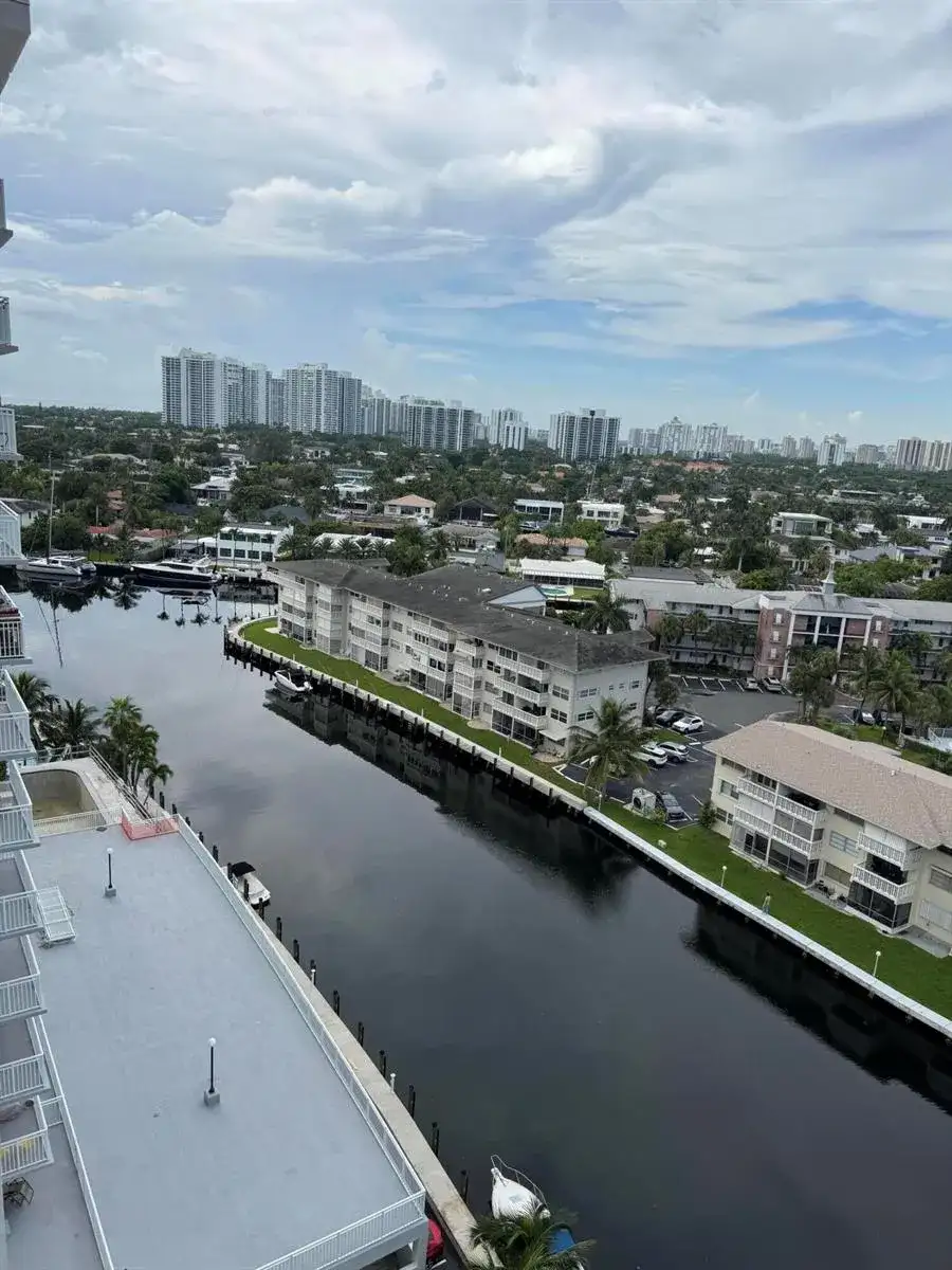 437 Golden Isles Drive # j, Hallandale Beach FL 33009 photo 3