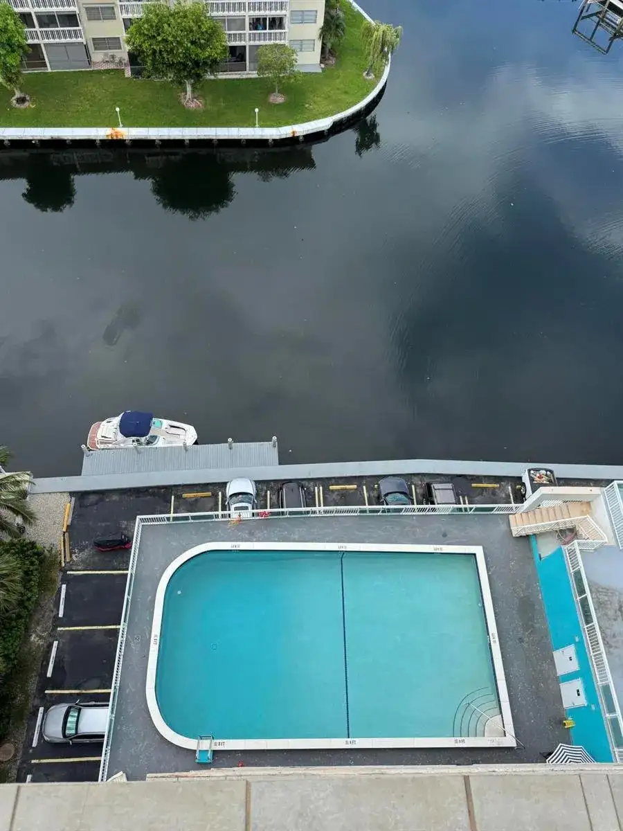 437 Golden Isles Drive # j, Hallandale Beach FL 33009 photo 5
